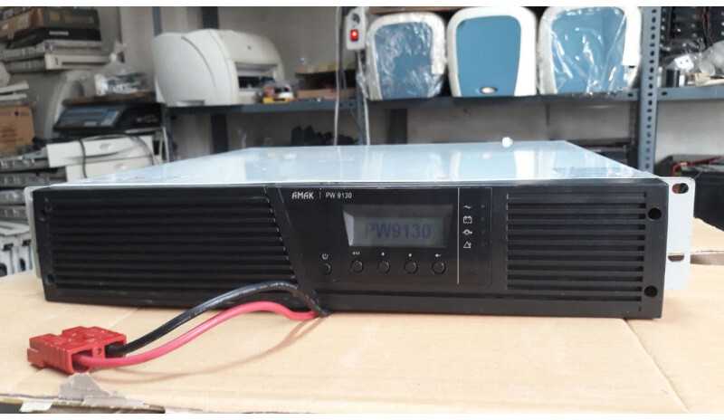 یو پی اس آنلاین دست دوم آماک با کابینت باطری AMAK PW9130 rackmount 3kva